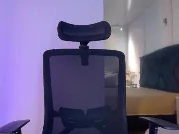 emy_leon on Chaturbate