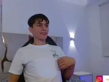 evan_tay — dance sexy [70 tokens remaining]