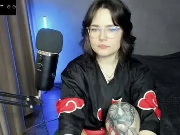 hell_hotline on Chaturbate