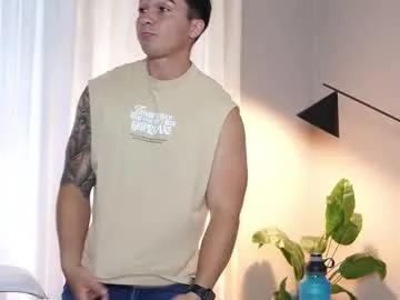 hunk_ryan —  Flexing these muscles just for you  Come make me harder  #lovense #muscle #fit #bigass #new