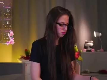 lisadalee — Goal: Lift my top to underboobs LOVENSE LUSH ON| Call me Lisa!  #shy #18 #new #teen #squirt [0 tokens remaining]