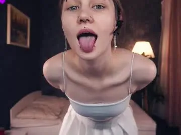 loradarter on Chaturbate