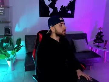 maximo_wolf1 on Chaturbate