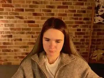 maybloom_ — GOAL: Colseup lip balm [9 tokens remaining] Hi #longhair #brunette #shy #nonude #new
