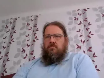 metallbuddy on Chaturbate