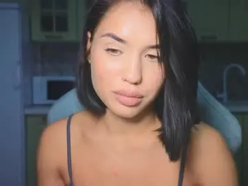 mia___lunaa on Chaturbate