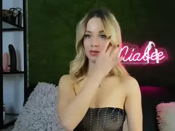 miabeex on Chaturbate