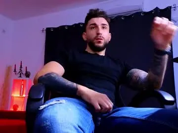 mightyaaron on Chaturbate