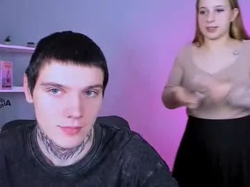 miles_candy — GOAL: flash boobs [111 tokens remaining] Welcome to my room! #new #18 #couple #blonde #teen