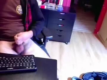 nicecck24 — Any girl wanna help me cum?,I need to drain those balls [200 tokens remaining]