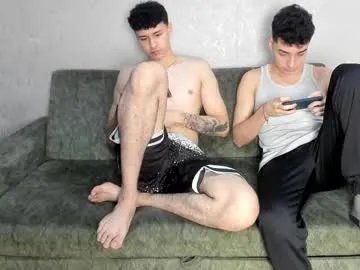 pelusos_mens on Chaturbate