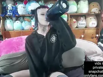 queer_burrito on Chaturbate