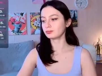 sensuallucy233 on Chaturbate 