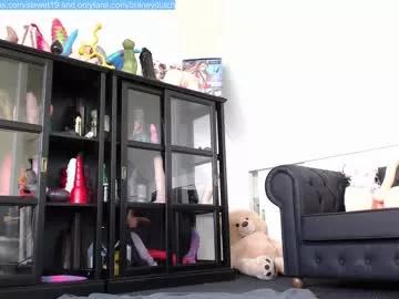 siswet19 on Chaturbate 