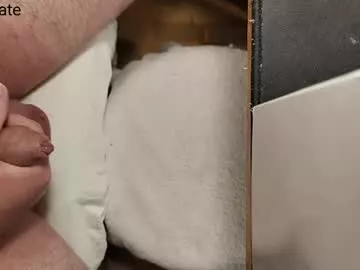 small_1986 on Chaturbate