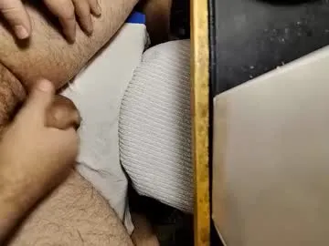 small_1986 on Chaturbate