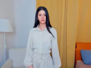 softlyy_bold on Chaturbate