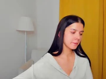 softlyy_bold on Chaturbate