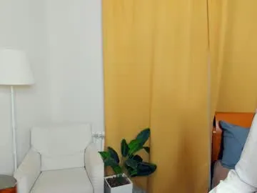 softlyy_bold on Chaturbate