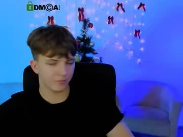 travis_wolf_ on Chaturbate