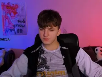 travis_wolf_ on Chaturbate