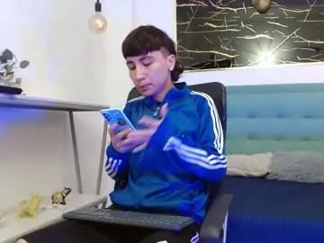 xandergrey8 on Chaturbate