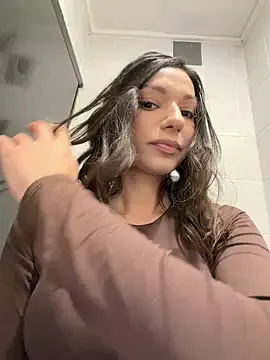 -_MiaQueen_- on StripChat