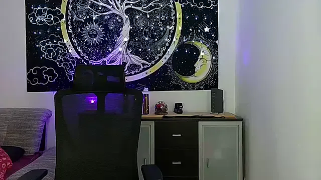 -Jeany- on StripChat