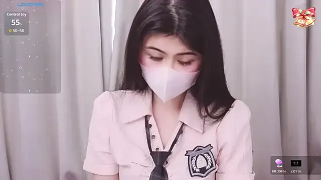 1-Emma-1 on StripChat