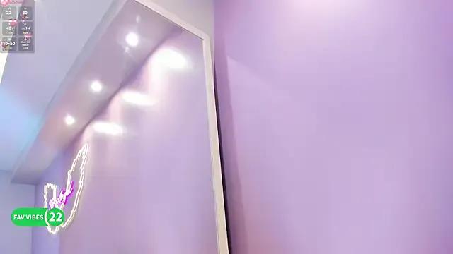 Adharamonroe on StripChat 