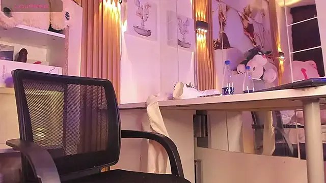 AgathaAtenea on StripChat