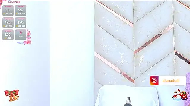 AlanaDoll on StripChat 