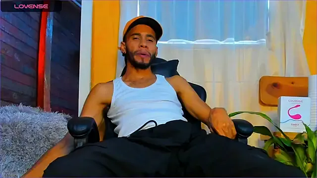 Alex_bigcock11_ on StripChat