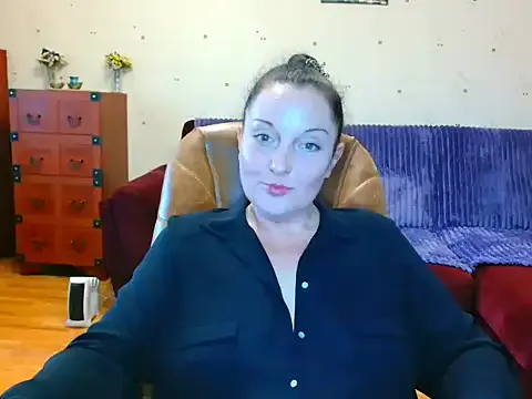 Alice3694 on StripChat