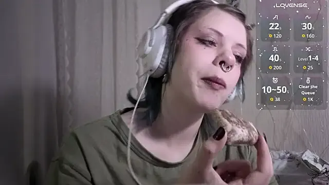 Alice_Zev on StripChat