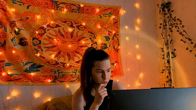 AliceCUNTach — Last tipper gets picture of feet