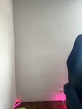 aliensexy on StripChat