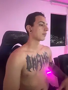 aliensexy on StripChat