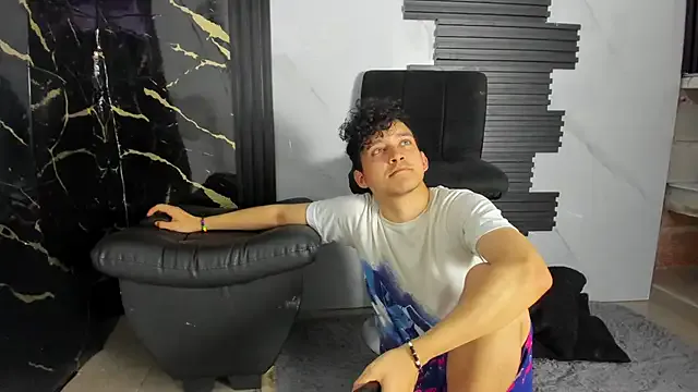 Amun_obsidian on StripChat