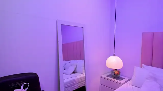 Amy_Ferreira on StripChat