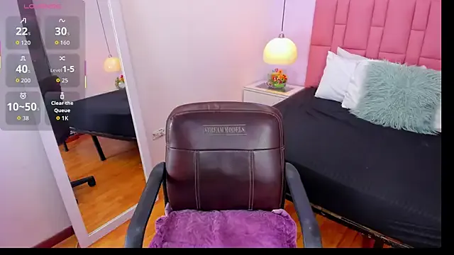 Amy_Ferreira on StripChat