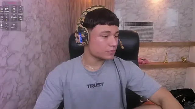 AndrewPeach_ on StripChat