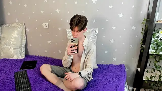 AndrewwCarter2 on StripChat