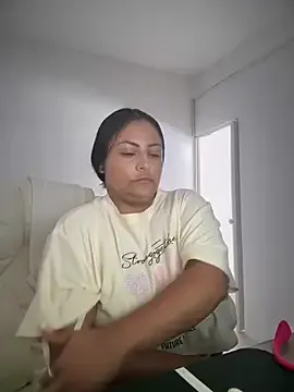 Angie_e on StripChat