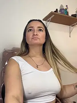 antonella87 on StripChat