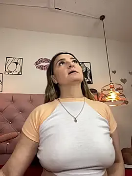 antonella87 on StripChat