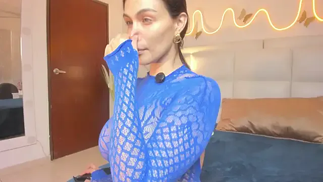 Antonella_Maxwell — undress me rub my pussy