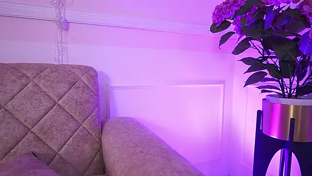 Anybuny —  Suck dildo