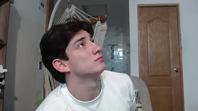 AteneoJr on StripChat