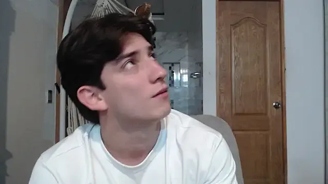 AteneoJr on StripChat